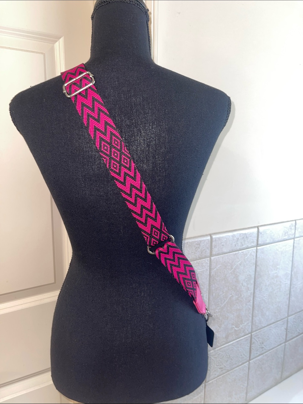 Phone Adjustable Pink Crossbody Strap with Matching Mini Pouch - Picture 2 of 3